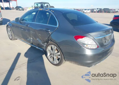 2018 Mercedes-Benz C 300 из США, поврежденный, VIN 55SWF4JB9JU241086